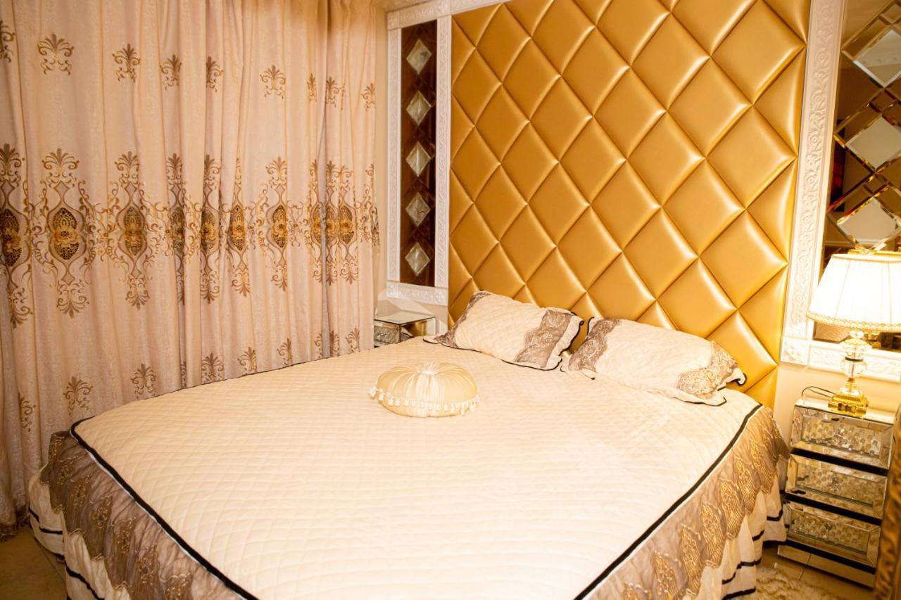 Le Petit Versailles Vernon  Luaran gambar